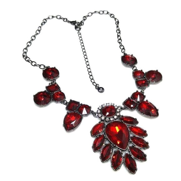 Vintage Red Rivoli Clear Rhinestones Pendant Necklace, 1990s, Gun Metal Gray - Picture 4 of 7